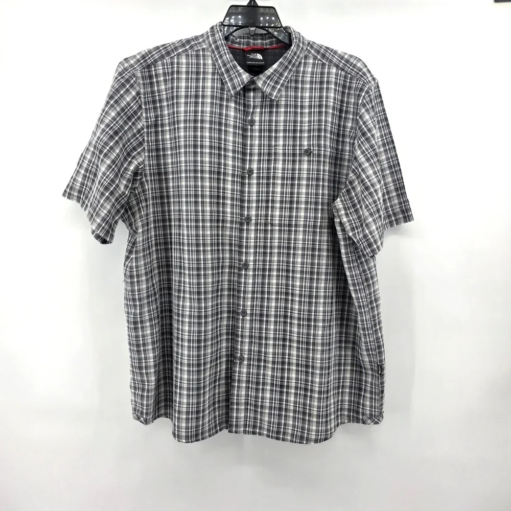 The North Face Mens XL Gray Plaid S/S Performance Button Up Hiking Shirt Pocket